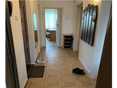 Apartament 3 camere; decomandat; 57 mp+2 balcoane; etaj 4; Tătărași - 69.000 euro