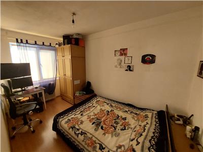 Apartament 3 camere, Podu Ros  70 000e