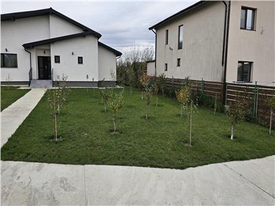 Casa individuala și casa de oaspeti intro singura curte pe o suprafață de teren de 1256mp, Aroneanu  349.000 euro