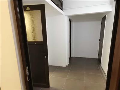 Apartament 3 camere, etaj intermediar, renovat, Mircea-Galata - 64.500 euro