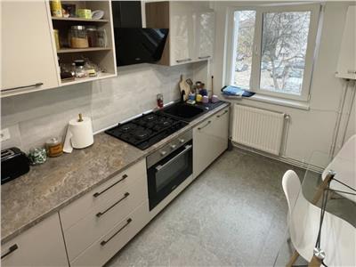 Apartament 2 camere, renovat de la placă, Etajul 2, Tătărași - 70.000 euro