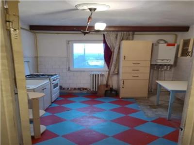 Apartament 3 camere, 2 bai, etaj intermediar, Dacia  75.000 euro