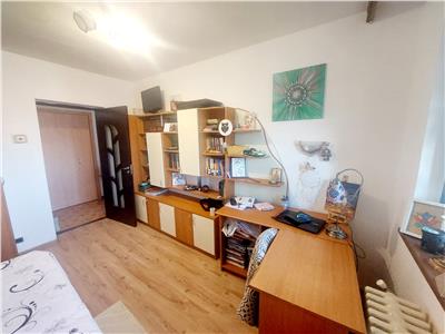 Apartament 3 camere, bloc fara risc, Podu Ros Primaverii - 67.000 euro