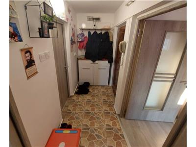 Apartament 1 camera, decomandat, Nicolina prima statie  50.000 euro