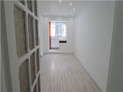 Apartament 2 camere, Nicolina, parter cu 2 balcoane, centrala termica, decomandat, 52 mp, 69.300 Euro