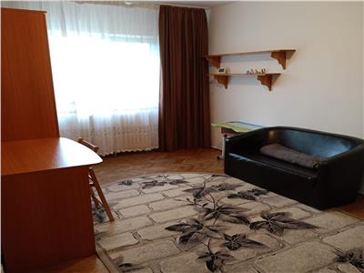 Apartament 3 camere,cu centrala termica, Pacurari -320 euro