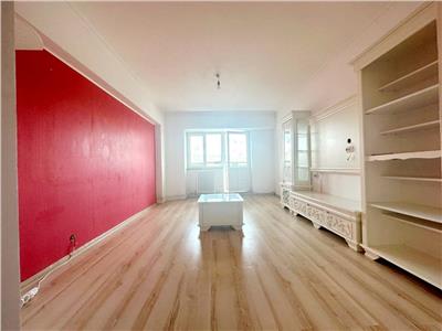Apartament 3 camere, 90mp, model decomandat, etaj 7/9, zona Nicolina-Selgros, 125.000 euro