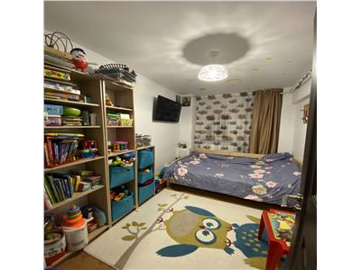 Apartament 3 camere, 67mp, zona Alexandru cel Bun, 90.000 euro.