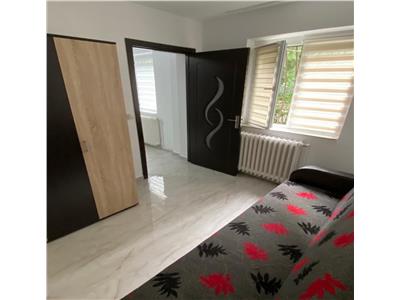 Apartament 2 camere semidecomandat, zona Tatarasi, 58.000 Euro.