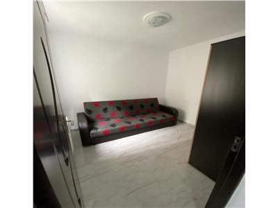 Apartament 2 camere semidecomandat, zona Tatarasi, 58.000 Euro.