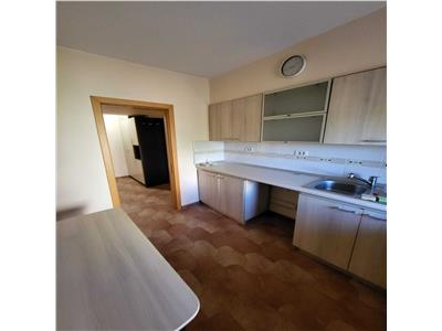 Apartament 2 camere decomandat, Pacurari OMV 84.000 euro negociabil