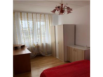 Apartament 3 camere, Podu Ros - 79.000 euro neg.