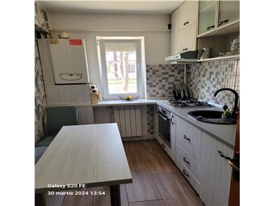 Apartament 2 camere decomandat, Podu Ros, renovat, fara risc  77.500 euro neg