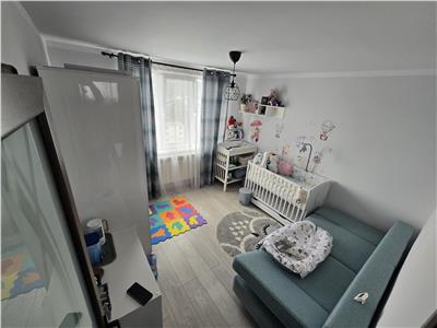 Apartament cu 3 camere decomandat,Alexandru cel Bun, 125000 euro neg
