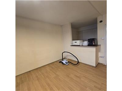 Apart 1 cam., D, Podu RosCantemir, et. interm., liber, 41.800 EURO