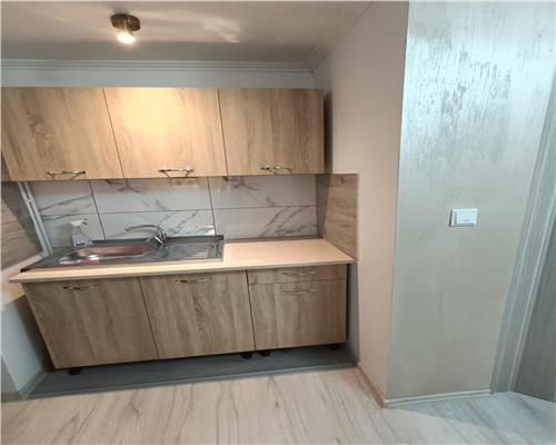 Garsoniera, renovata, etaj interm., mobutilata, Jumbo, 33.500 euro neg