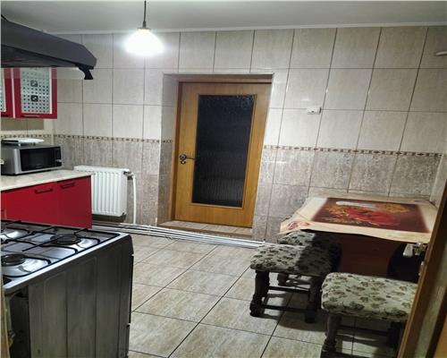 Apartament 3 camere, etaj 2, bloc 1986, Tomesti  85.000 euro