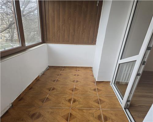 NicolinaCUG, Apt. 4cam.D,  90mp, 2 balc., 2 bai, bl. 1987, 131.500 EURO NEG