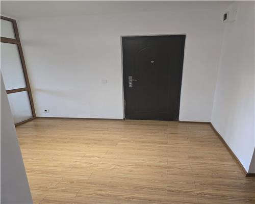 NicolinaCUG, Apt. 4cam.D,  90mp, 2 balc., 2 bai, bl. 1987, 131.500 EURO NEG