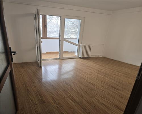 NicolinaCUG, Apt. 4cam.D,  90mp, 2 balc., 2 bai, bl. 1987, 131.500 EURO NEG