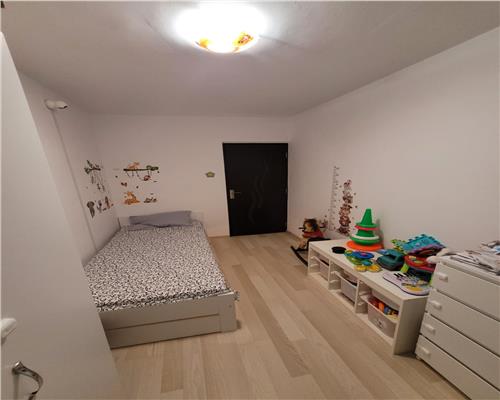 Apart. 3 cam., D, 2 balcoane, Dacia, 99.500 EURO NEG