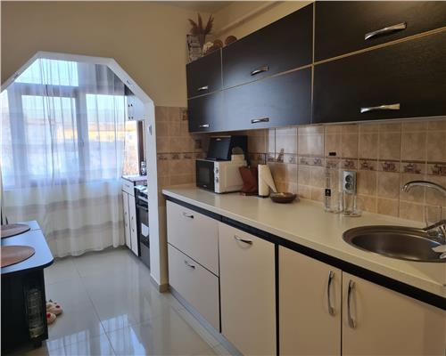 Apart. 3 cam., D, 2 balcoane, Dacia, 99.500 EURO NEG