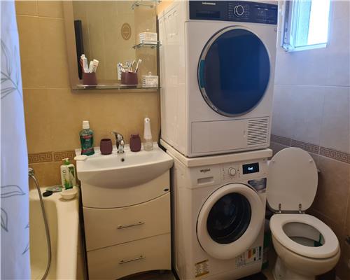 Apart. 3 cam., D, 2 balcoane, Dacia, 99.500 EURO NEG