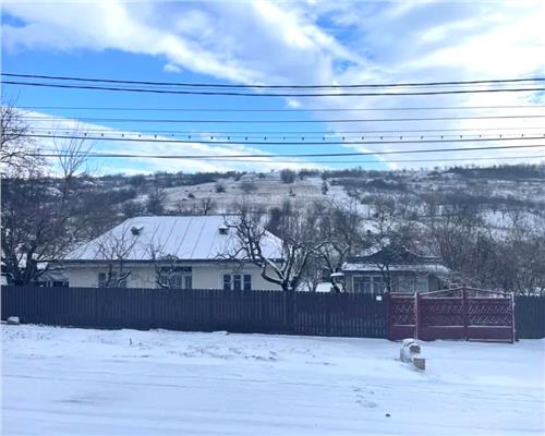 Casa bagtraneasca Comarna Iasi  + teren 2300 mp