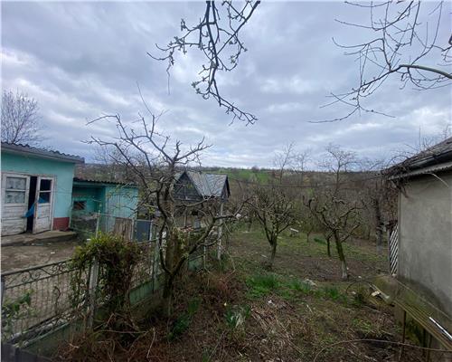 Casa Comarna Iasi  + teren 2300 mp