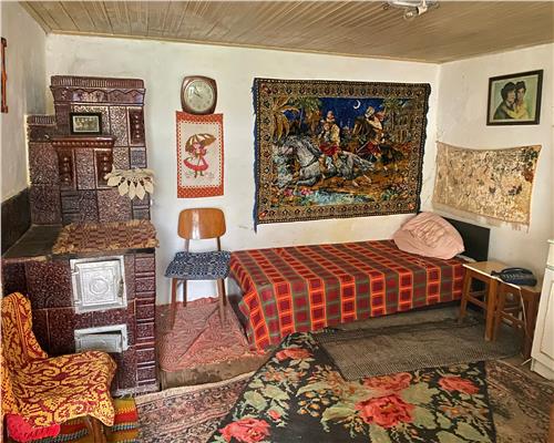 Casa Comarna Iasi  + teren 2300 mp