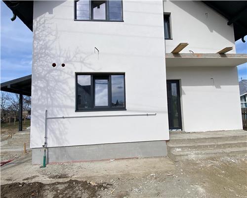 Casa Holboca Iasi 4 c/400mp teren CANALIZARE si ASFALT