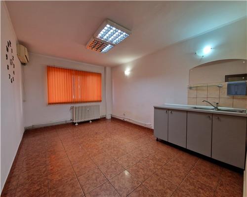 Vanzare apartament 2 camere, 50,2 mp utili, parter, Bdul Independentei, Iasi