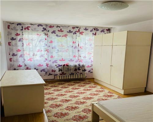 Podu Ros, bloc fara risc, apt. 2 cam., 52mp, etaj 2,  83.500 EURO NEG