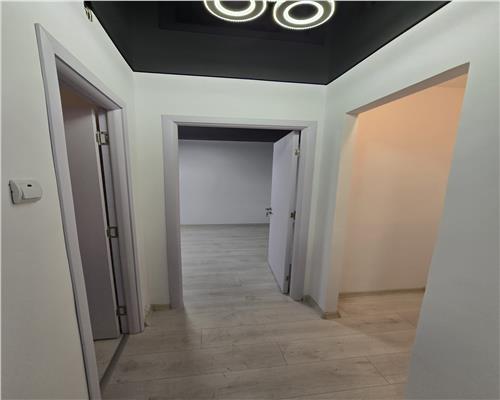 Cantemir, bl.fara risc, apt.2 cam, etaj 1, 54mp, 95.500 EURO NEG