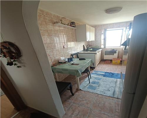 Apart 2 cam, imbunatatit,, bl. 1983, Podu Ros, 72.000 EURO NEG