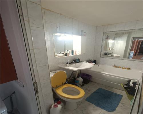 Apart 2 cam, imbunatatit,, bl. 1983, Podu Ros, 72.000 EURO NEG