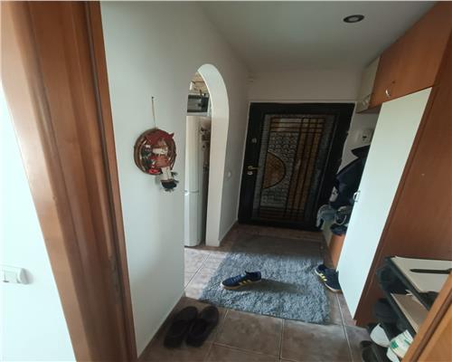 Apart 2 cam, imbunatatit,, bl. 1983, Podu Ros, 72.000 EURO NEG