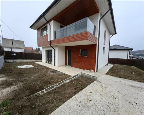 Casa Individuala Barnova, 4 camere, 2 bai, 400mp teren  205.000 euro