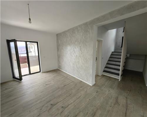 Casa Individuala Barnova, 4 camere, 2 bai, 400mp teren  205.000 euro