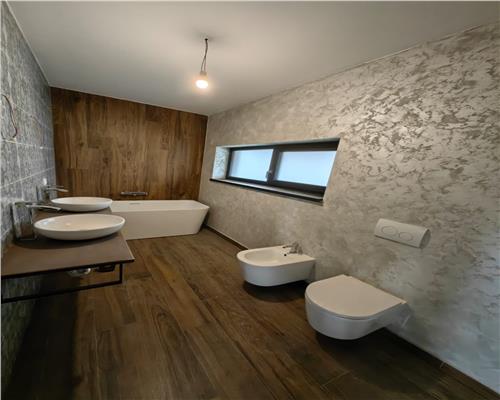 Casa Individuala Barnova, 4 camere, 2 bai, 400mp teren  205.000 euro