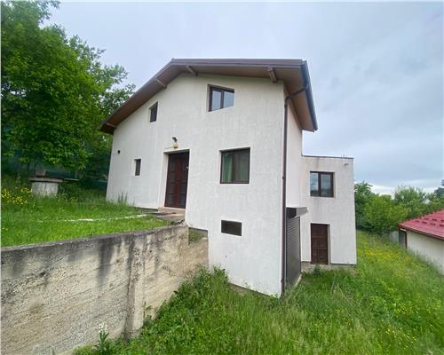 Casa 4 camere Zona Miroslava  Bratuleni + 686 mp teren