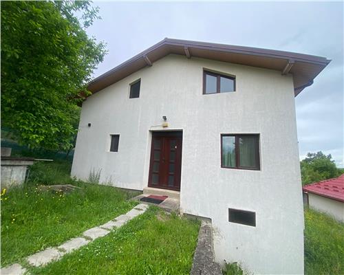 Casa 4 camere Zona Miroslava - Bratuleni + 686 mp teren