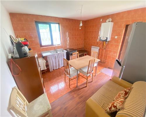 Casa 4 camere Zona Miroslava  Bratuleni + 686 mp teren