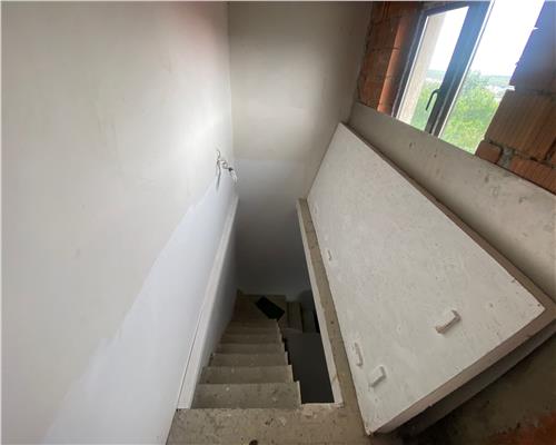 Casa 4 camere Zona Miroslava  Bratuleni + 686 mp teren