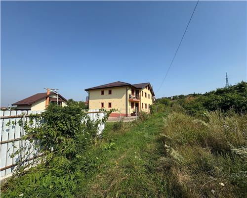 Oferta unica! Bloc cu 8 apartamente, 1000mp teren, anexe si locuri parcare, zona Bucium  950.000 euro